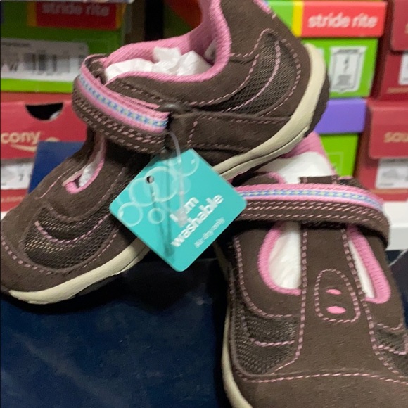 Michelle - Picture 5 of 7